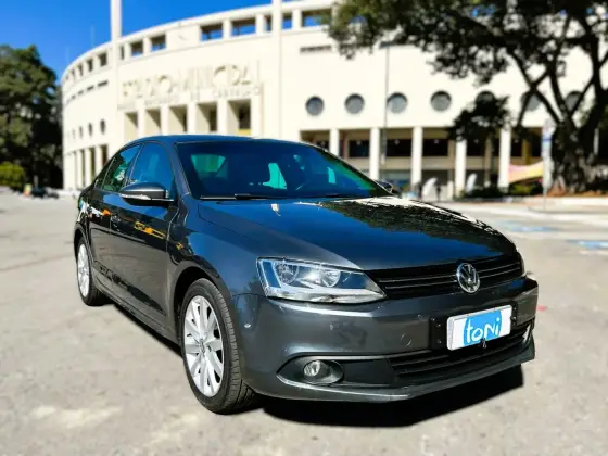 VOLKSWAGEN JETTA 2.0 COMFORTLINE FLEX 4P TIPTRONIC