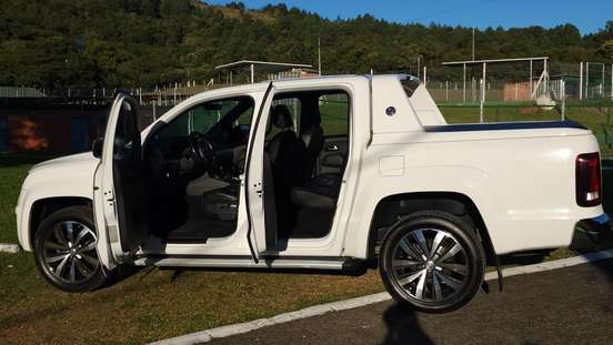VOLKSWAGEN-AMAROK-2018