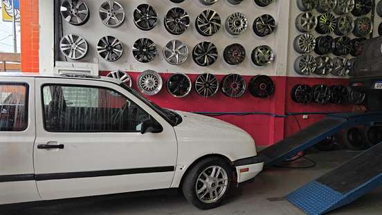 VOLKSWAGEN-GOLF-1994