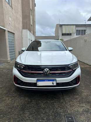 VOLKSWAGEN-JETTA-2022