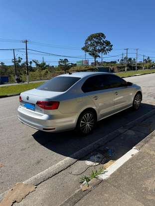 VOLKSWAGEN-JETTA-2015