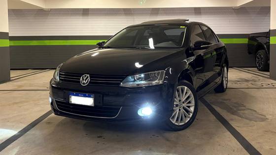 VOLKSWAGEN JETTA 2.0 TSI HIGHLINE 211CV GASOLINA 4P TIPTRONIC