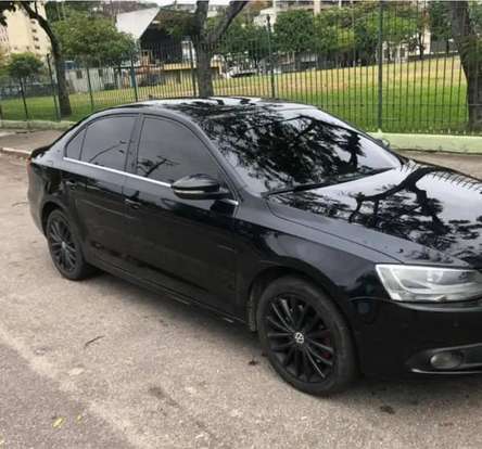 VOLKSWAGEN-JETTA-2013