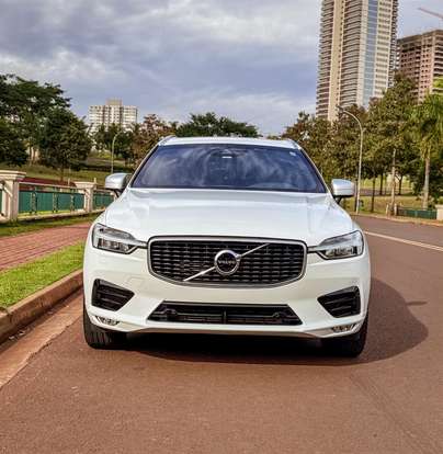 VOLVO-XC60-2017