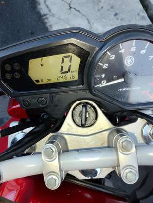 YAMAHA-FAZER 250IE LIMITED EDITION-2012