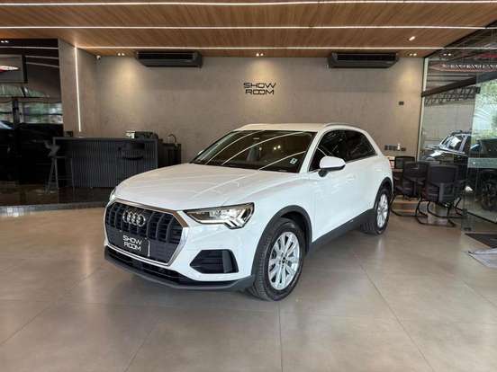 AUDI-Q3-2021