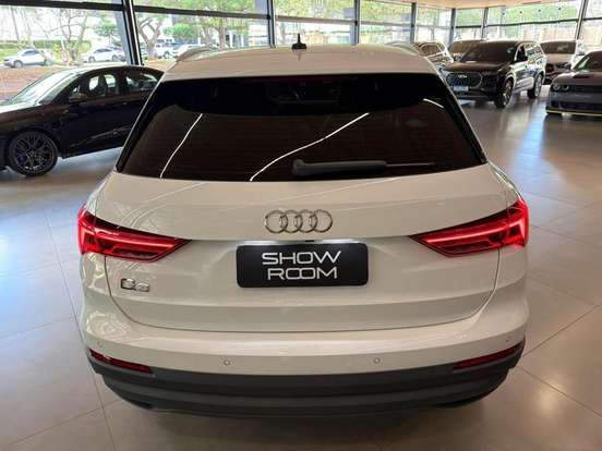 AUDI-Q3-2021
