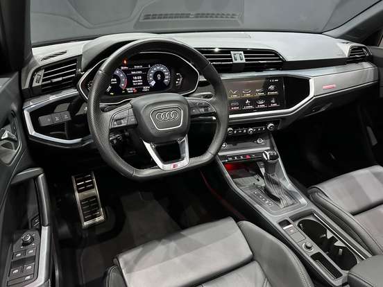 AUDI-Q3-2024