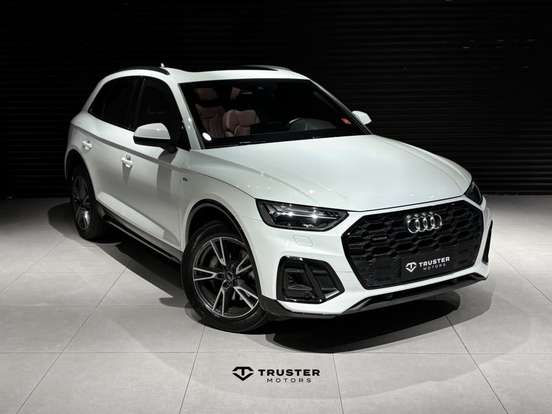 AUDI-Q5-2022