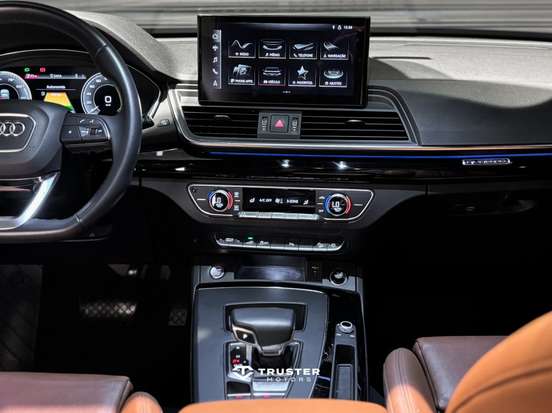 AUDI-Q5-2022