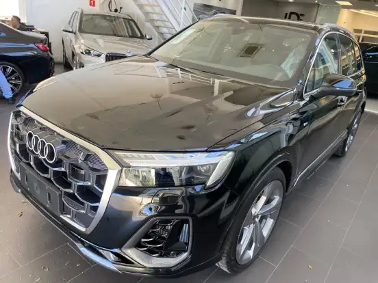 AUDI-Q7-2025