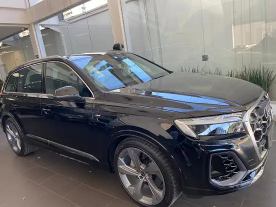 AUDI-Q7-2025