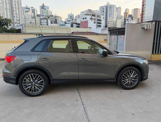 AUDI-Q3-2020