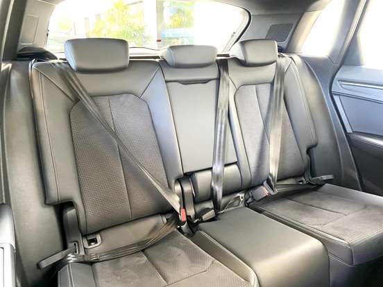 AUDI-Q3-2024
