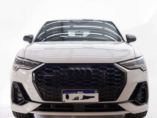 AUDI-Q3-2023