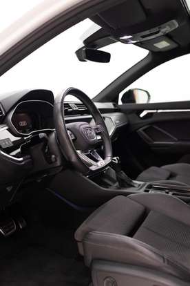 AUDI-Q3-2023