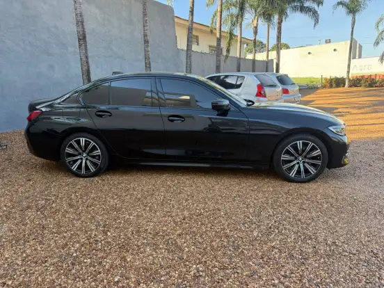 BMW-320i-2020