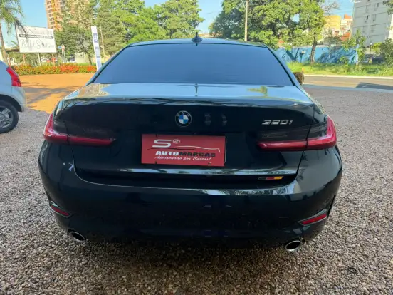 BMW-320i-2020