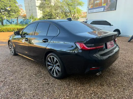 BMW-320i-2020