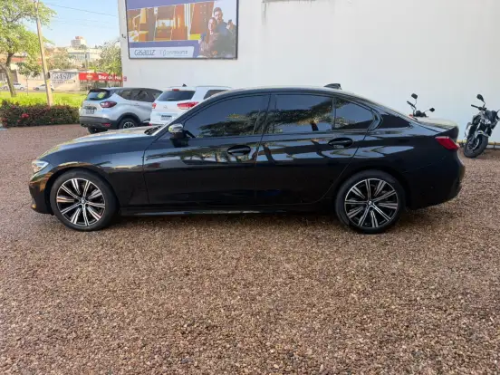 BMW-320i-2020