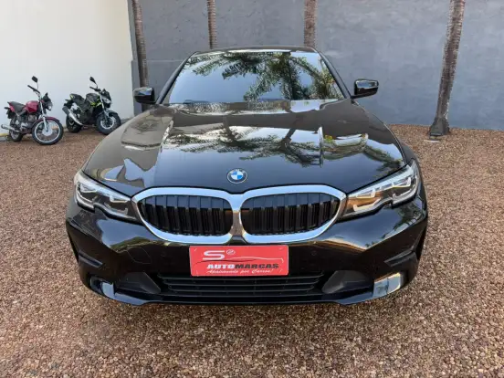BMW-320i-2020