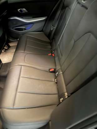 BMW-320i-2020