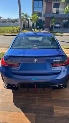 BMW-320i-2023