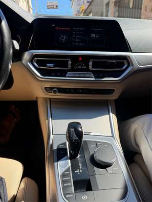 BMW-320i-2020