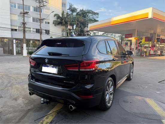 BMW-X1-2021
