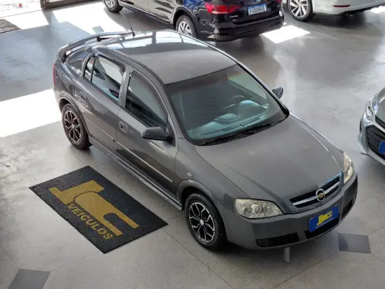 CHEVROLET ASTRA 2.0 MPFI ADVANTAGE 8V FLEX 4P MANUAL CHEVROLET ASTRA 2.0 MPFI ADVANTAGE 8V FLEX 4P MANUAL