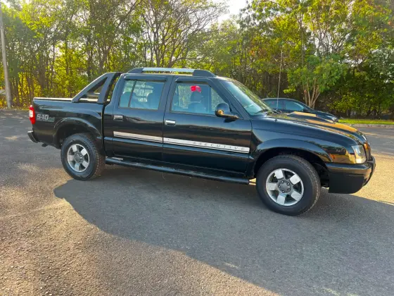 CHEVROLET S10 2.8 EXECUTIVE 4X4 CD 12V TURBO ELECTRONIC INTERCOOLER DIESEL 4P MANUAL CHEVROLET S10 2.8 EXECUTIVE 4X4 CD 12V TURBO ELECTRONIC INTERCOOLER DIESEL 4P MANUAL