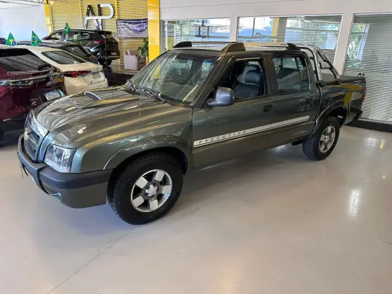 CHEVROLET S10 2.8 EXECUTIVE 4X4 CD 12V TURBO ELECTRONIC INTERCOOLER DIESEL 4P MANUAL CHEVROLET S10 2.8 EXECUTIVE 4X4 CD 12V TURBO ELECTRONIC INTERCOOLER DIESEL 4P MANUAL