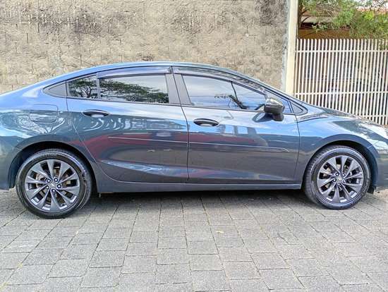 CHEVROLET-CRUZE-2018