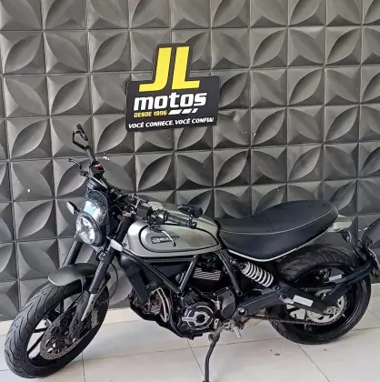 DUCATI SCRAMBLER ICON 