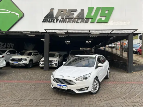 FORD FOCUS 2.0 TITANIUM PLUS 16V FLEX 4P POWERSHIFT FORD FOCUS 2.0 TITANIUM PLUS 16V FLEX 4P POWERSHIFT