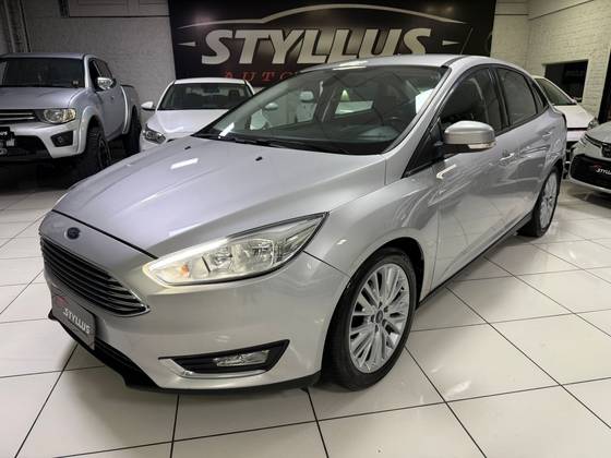 FORD FOCUS 2.0 TITANIUM FASTBACK 16V FLEX 4P POWERSHIFT