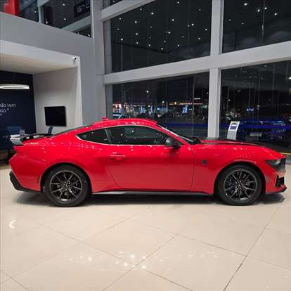 FORD-MUSTANG-2025