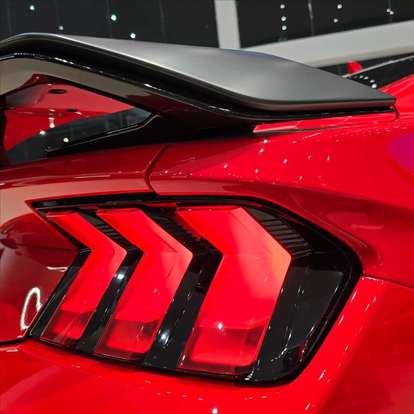 FORD-MUSTANG-2025