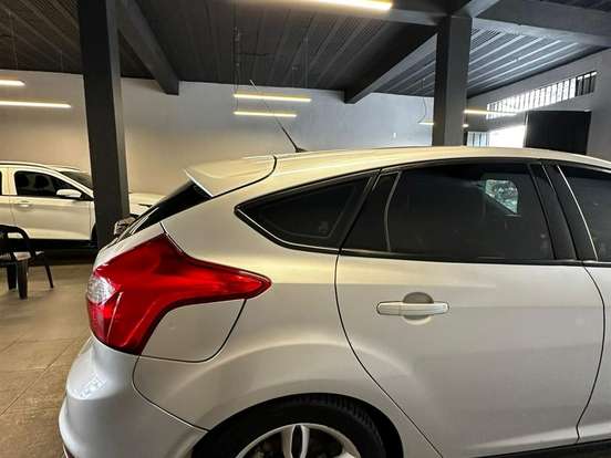 FORD-FOCUS-2.0 SE 16V FLEX 4P POWERSHIFT FORD-FOCUS-2014