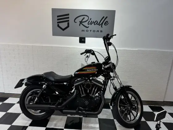 HARLEY-DAVIDSON SPORTSTER XL 883 