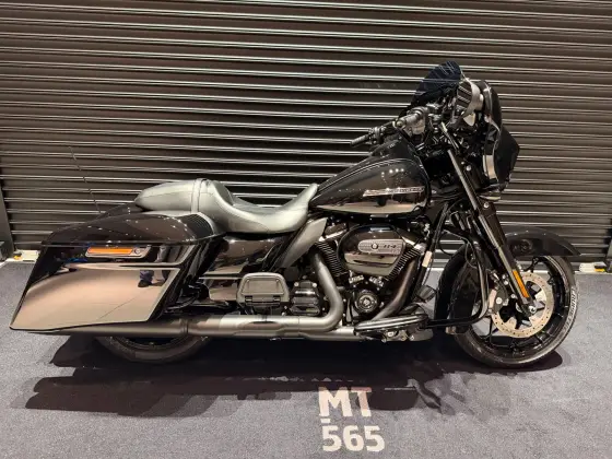 HARLEY-DAVIDSON STREET GLIDE SPECIAL 