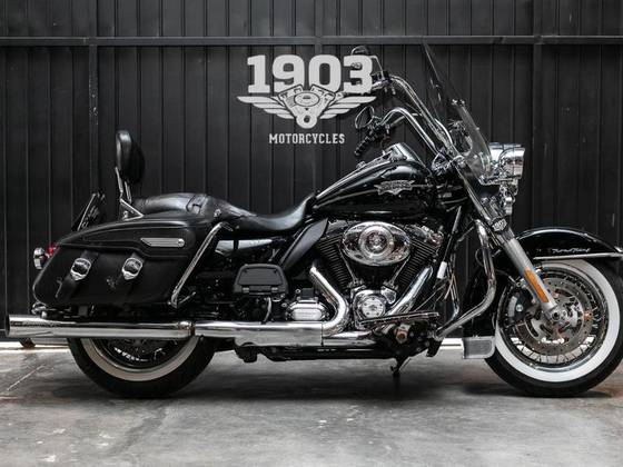HARLEY-DAVIDSON ROAD KING CLASSIC 