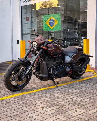 HARLEY-DAVIDSON SOFTAIL FXDR 114 