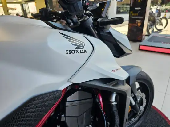 HONDA-CB 750 HORNET-2026