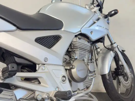 HONDA-CBX 250 TWISTER HONDA-CBX 250 TWISTER-2006