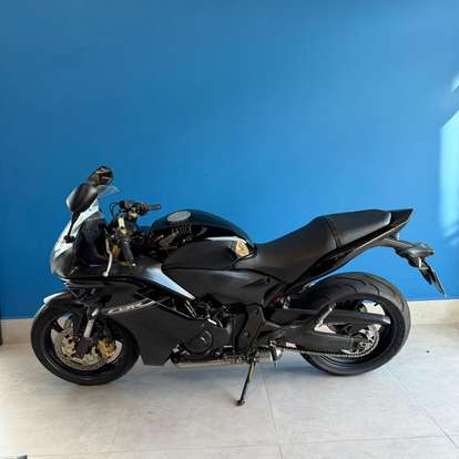 HONDA-CBR 600F-2012