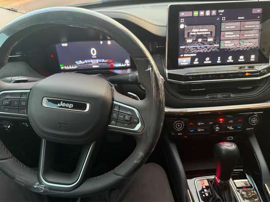 JEEP-COMMANDER-2024
