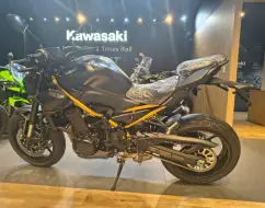KAWASAKI Z900 KAWASAKI Z900