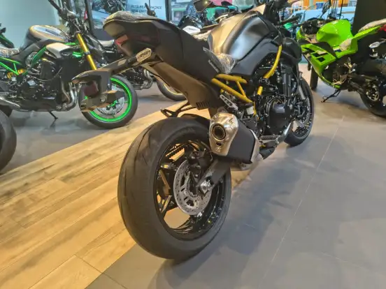 KAWASAKI-Z900 KAWASAKI-Z900-2026