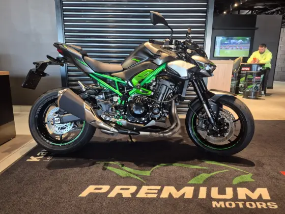 KAWASAKI Z900 